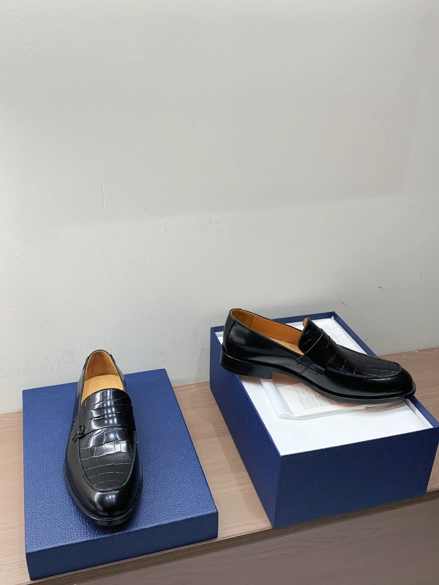 940💰 Dior high-end men's boutique casual leather shoes, imported cowhide upper, water-dyed cowhide lining, imported genuine leather outsole, perfect details, standard code 39-44 (38.45.46 customized, non-returnable and non-exchangeable),